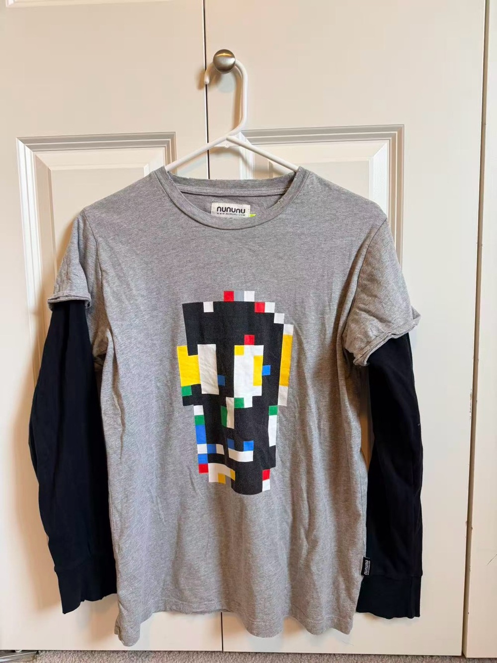 nununu Gray Layered-Look Long Sleeve Tee with Colorful Pixel Skull